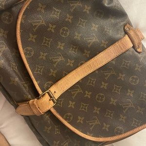 Louis Vuitton Saumur (Vintage)